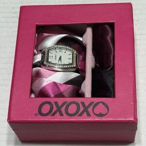 OXOXO Woman's Watch with Quick Release Leather Band  Lot  P250 ZC